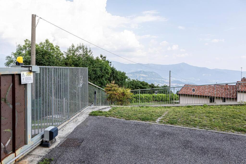 La Dolce Vita - Vista Lago E Piscina Parzanica Exterior photo